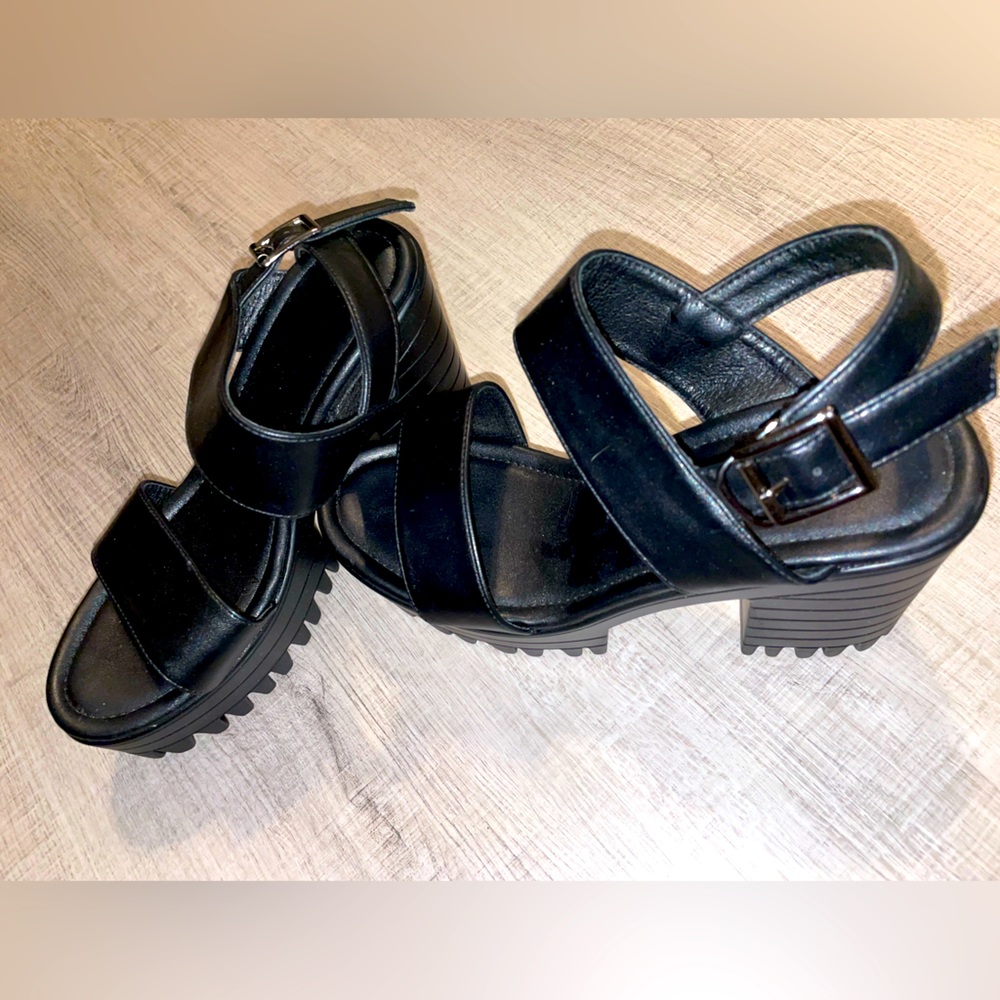 Black chunky heals
